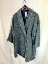 Load image into Gallery viewer, Eileen Fisher, Coat - Size Large/XL
